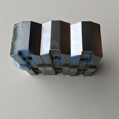 千島液壓卡盤強(qiáng)力生爪