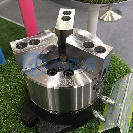 億川三爪立式液壓卡盤