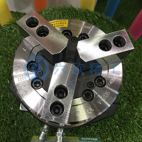 億川三爪立式液壓卡盤